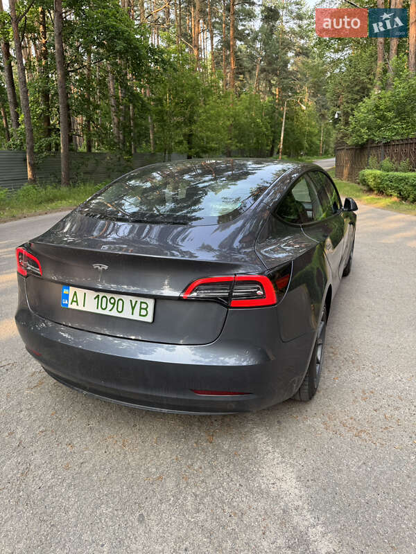 Седан Tesla Model 3 2023 в Киеве