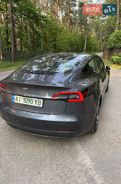 Седан Tesla Model 3 2023 в 