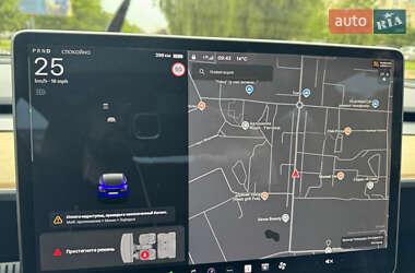 Седан Tesla Model 3 2020 в 