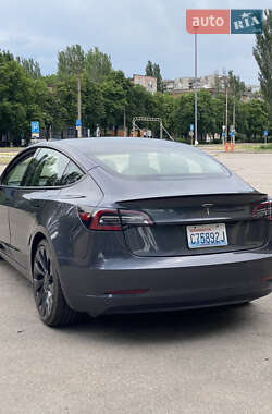 Седан Tesla Model 3 2021 в 