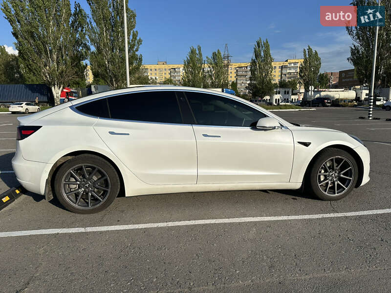 Седан Tesla Model 3 2019 в Дніпрі