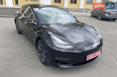 Седан Tesla Model 3 2020 в 