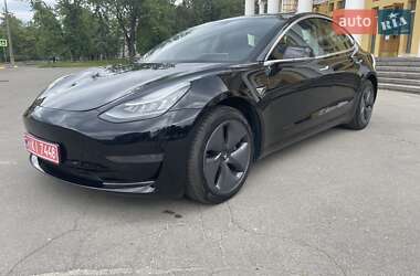 Седан Tesla Model 3 2020 в 