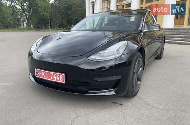 Седан Tesla Model 3 2020 в 