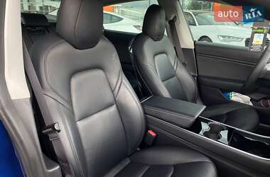Седан Tesla Model 3 2020 в 