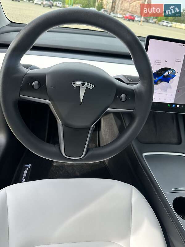 Седан Tesla Model 3 2022 в Одессе