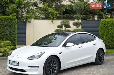 Седан Tesla Model 3 2022 в Львове