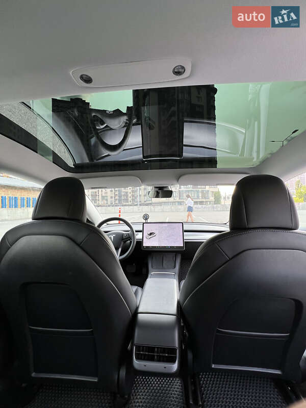 Седан Tesla Model 3 2021 в Киеве