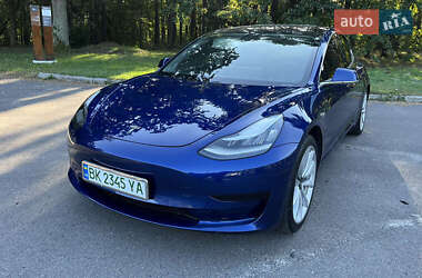 Седан Tesla Model 3 2020 в Києві
