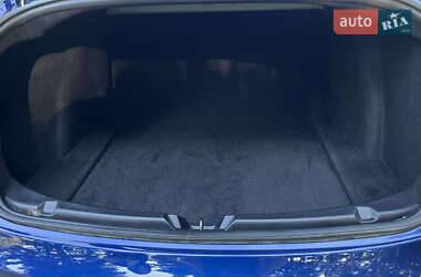 Седан Tesla Model 3 2020 в 