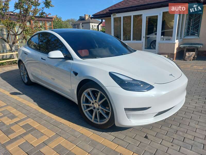 Седан Tesla Model 3 2021 в Одесі