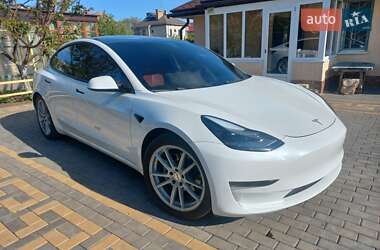 Седан Tesla Model 3 2021 в 