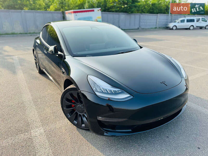 Седан Tesla Model 3 2020 в 