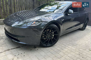 Седан Tesla Model 3 2024 в Чорноморську