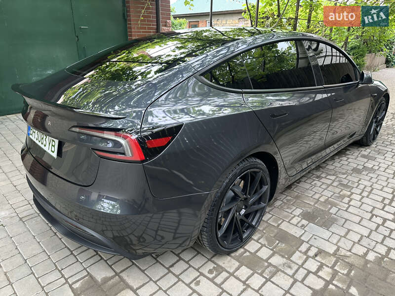 Седан Tesla Model 3 2024 в Чорноморську