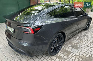 Седан Tesla Model 3 2024 в 