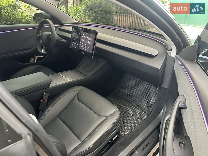 Седан Tesla Model 3 2024 в Чорноморську