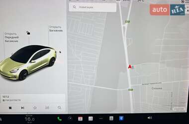 Седан Tesla Model 3 2019 в Солонці