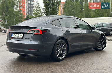 Седан Tesla Model 3 2021 в 