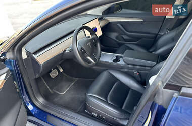 Седан Tesla Model 3 2022 в 
