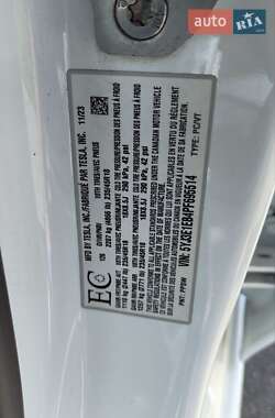 Седан Tesla Model 3 2023 в 