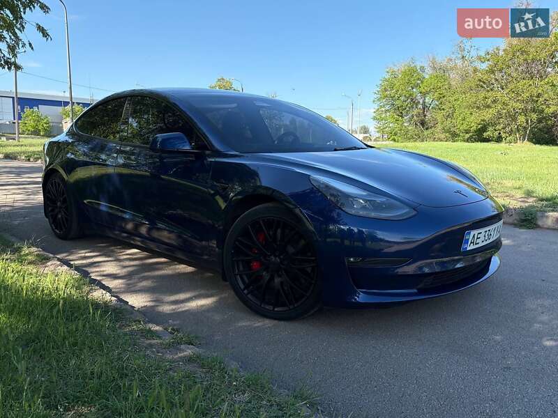 Седан Tesla Model 3 2022 в Кривому Розі