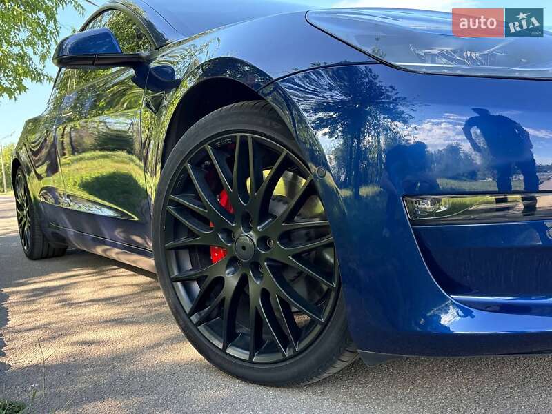 Седан Tesla Model 3 2022 в Кривому Розі