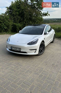 Седан Tesla Model 3 2021 в Калуші
