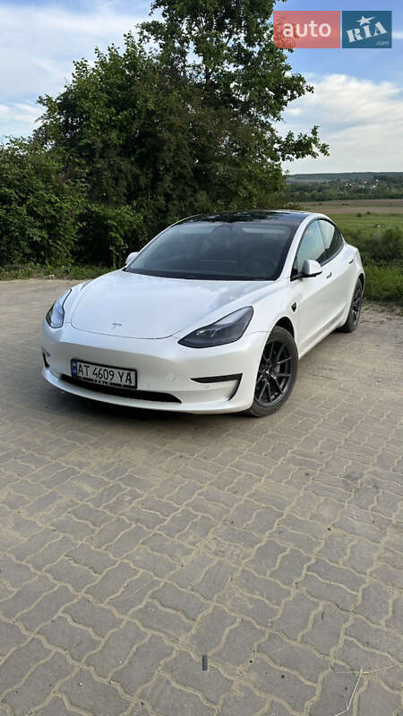 Tesla Model 3 2021