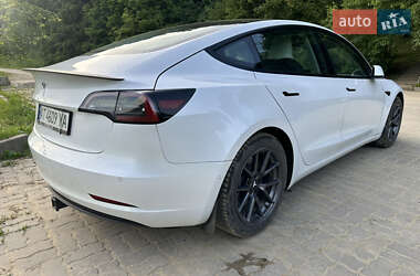 Седан Tesla Model 3 2021 в 