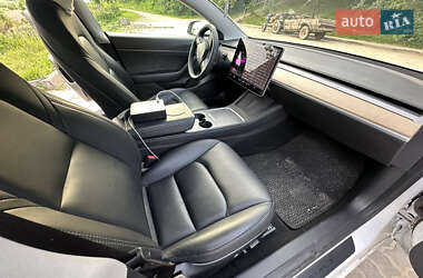 Седан Tesla Model 3 2021 в 