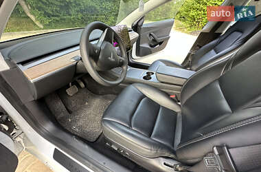 Седан Tesla Model 3 2021 в 