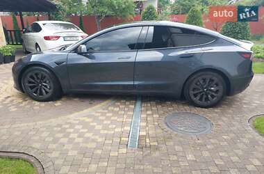 Седан Tesla Model 3 2021 в 