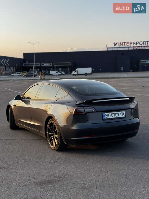Седан Tesla Model 3 2018 в Днепре