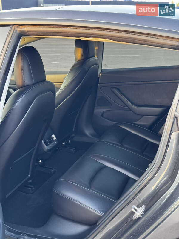 Седан Tesla Model 3 2018 в Днепре