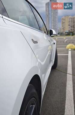 Седан Tesla Model 3 2020 в Киеве