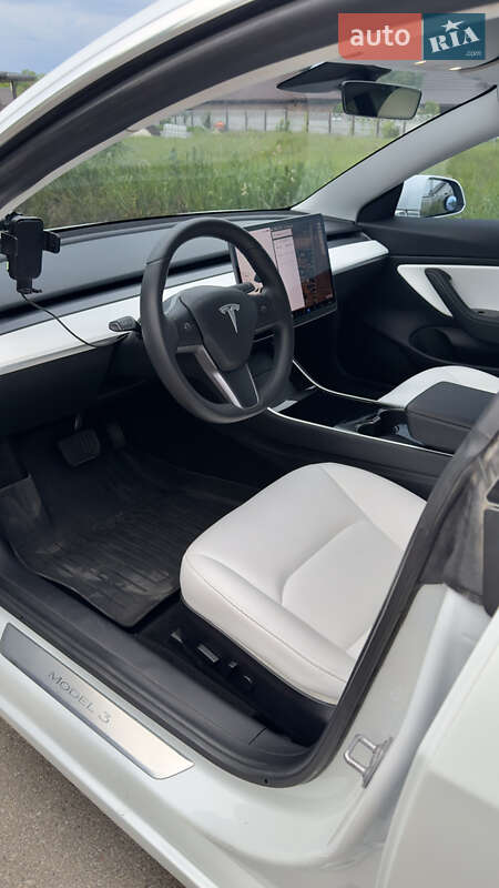 Седан Tesla Model 3 2019 в Белой Церкви