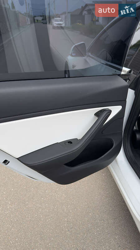Седан Tesla Model 3 2019 в Белой Церкви
