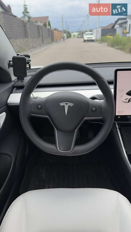 Седан Tesla Model 3 2019 в Белой Церкви