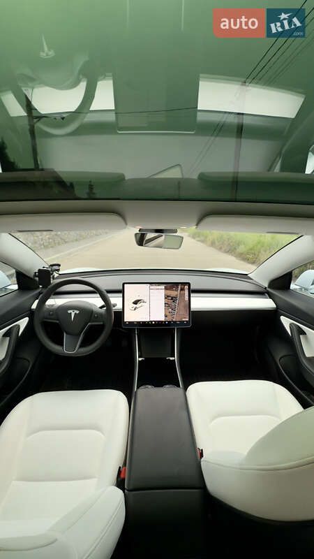 Седан Tesla Model 3 2019 в Белой Церкви