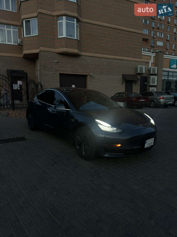 Седан Tesla Model 3 2020 в Одесі