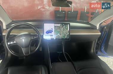 Седан Tesla Model 3 2017 в 