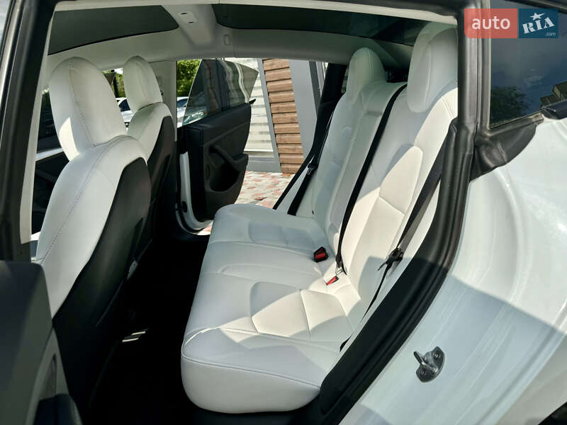 Седан Tesla Model 3 2022 в Вінниці
