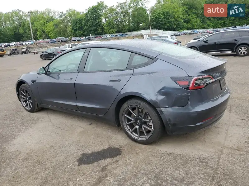 Седан Tesla Model 3 2023 в 