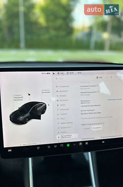 Седан Tesla Model 3 2019 в 