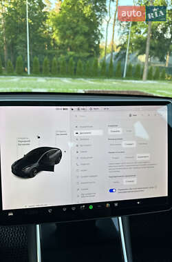 Седан Tesla Model 3 2019 в 