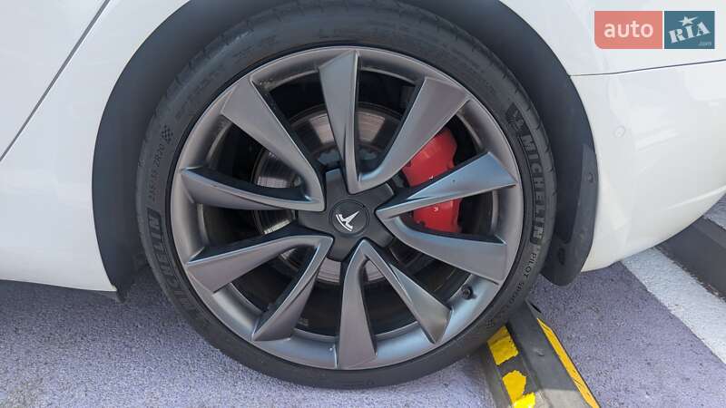 Седан Tesla Model 3 2020 в Днепре