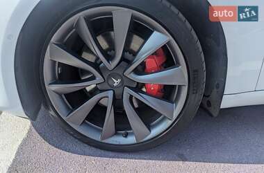 Седан Tesla Model 3 2020 в 