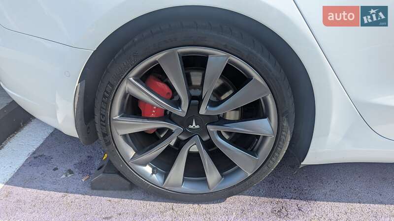 Седан Tesla Model 3 2020 в Днепре