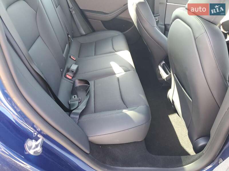 Седан Tesla Model 3 2024 в Киеве